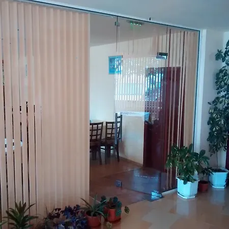 Hit Hotel 2*